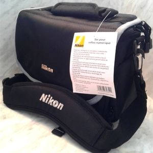 NWT Nikon Compact Digital SLR DSLR Black Padded Shoulder Camera Bag 30 x 21 x 15